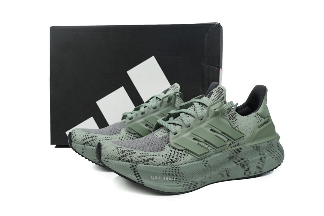 Green 8880-12 Adidas Ultraboost 5'Carbon' - Image 3