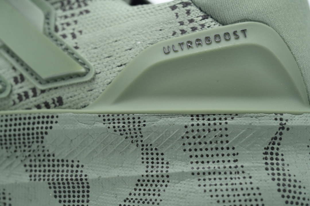 Green 8880-12 Adidas Ultraboost 5'Carbon' - Image 9