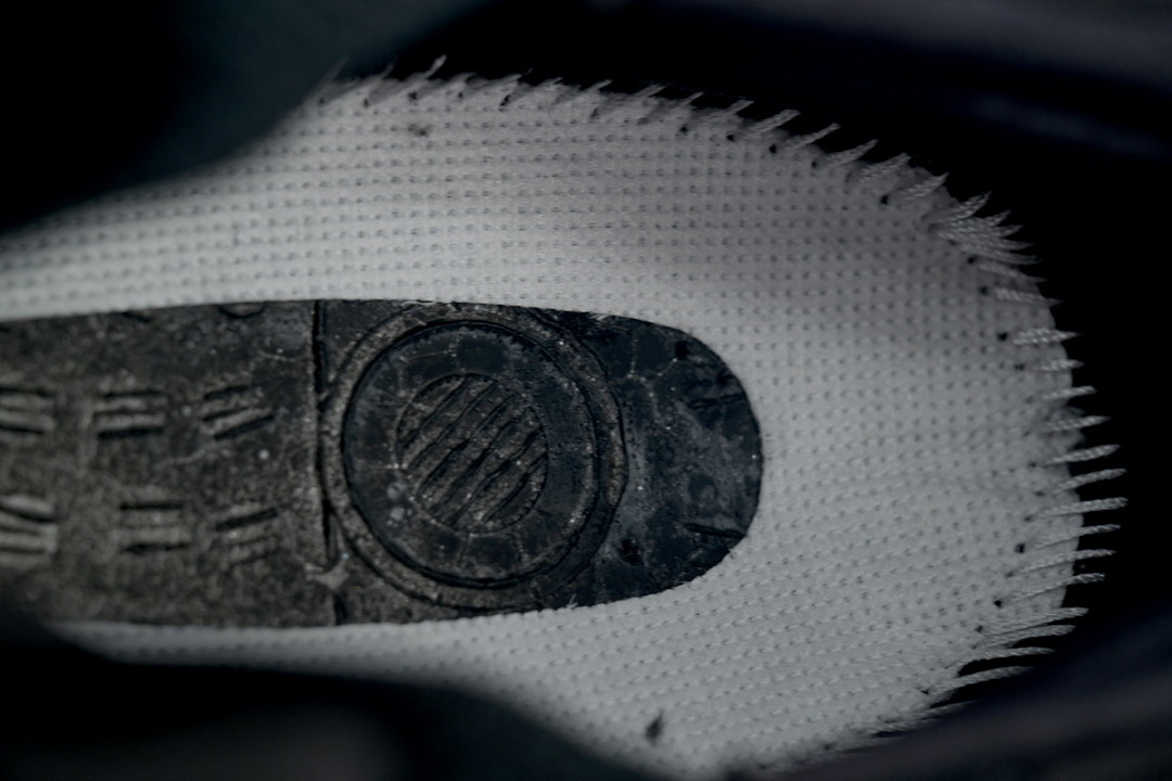 Y3Collab Adidas Y-3 Ultra Boost 5 'Carbon' J4 - Image 5
