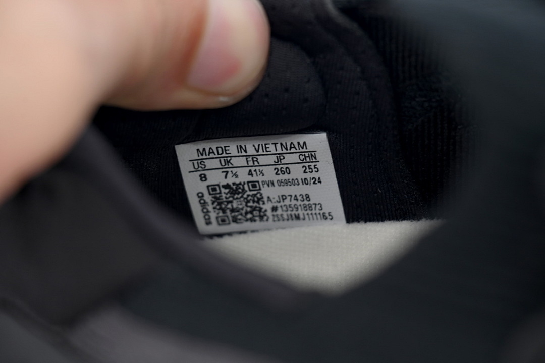 Y3Collab Adidas Y-3 Ultra Boost 5 'Carbon' J4 - Image 8