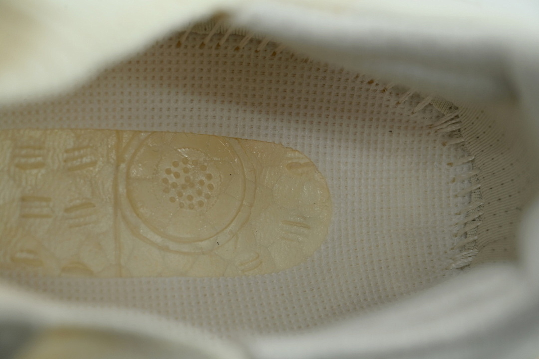 White 8880-2 Y-3 J439 Adidas Y-3 UltraBoost 5 'Off White' - Image 4