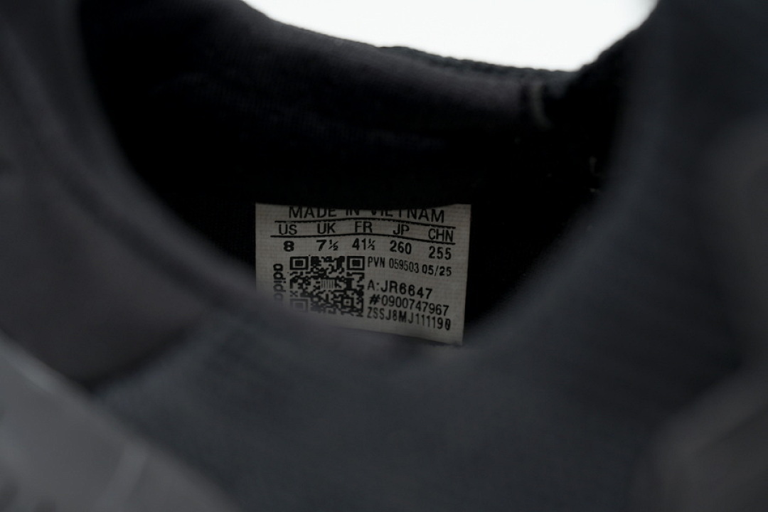 Adidas Y-3 UltraBoost 5 'Black' - Image 5