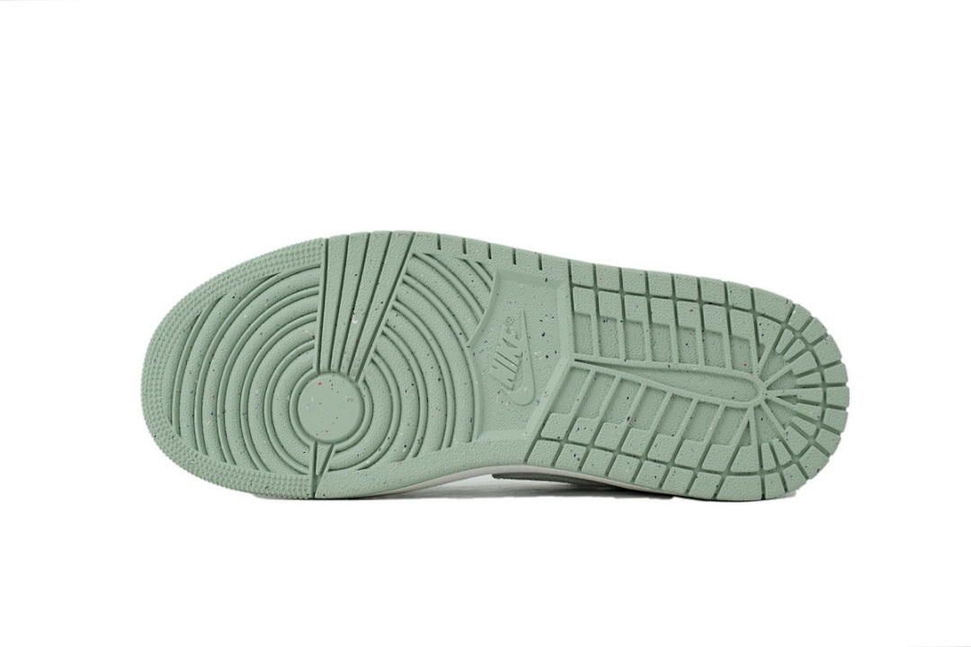 Air Jordan 1 Low SE 'Seafoam' - Image 3