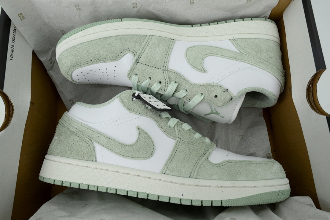Air Jordan 1 Low SE 'Seafoam' - Image 6