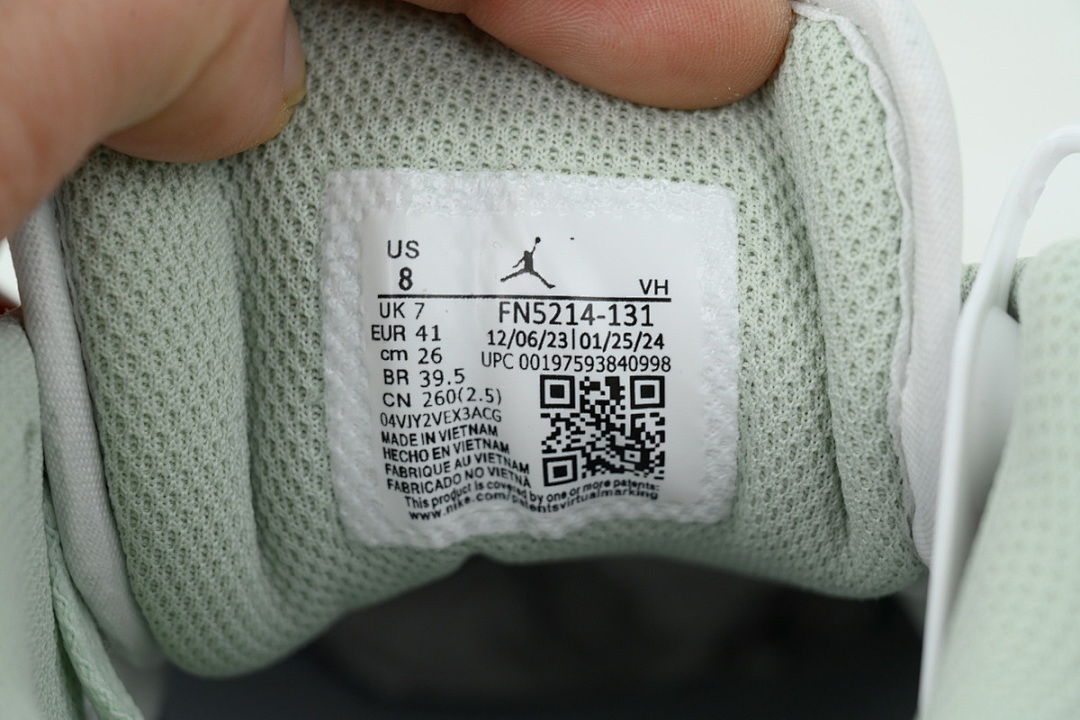 Air Jordan 1 Low SE 'Seafoam' - Image 12