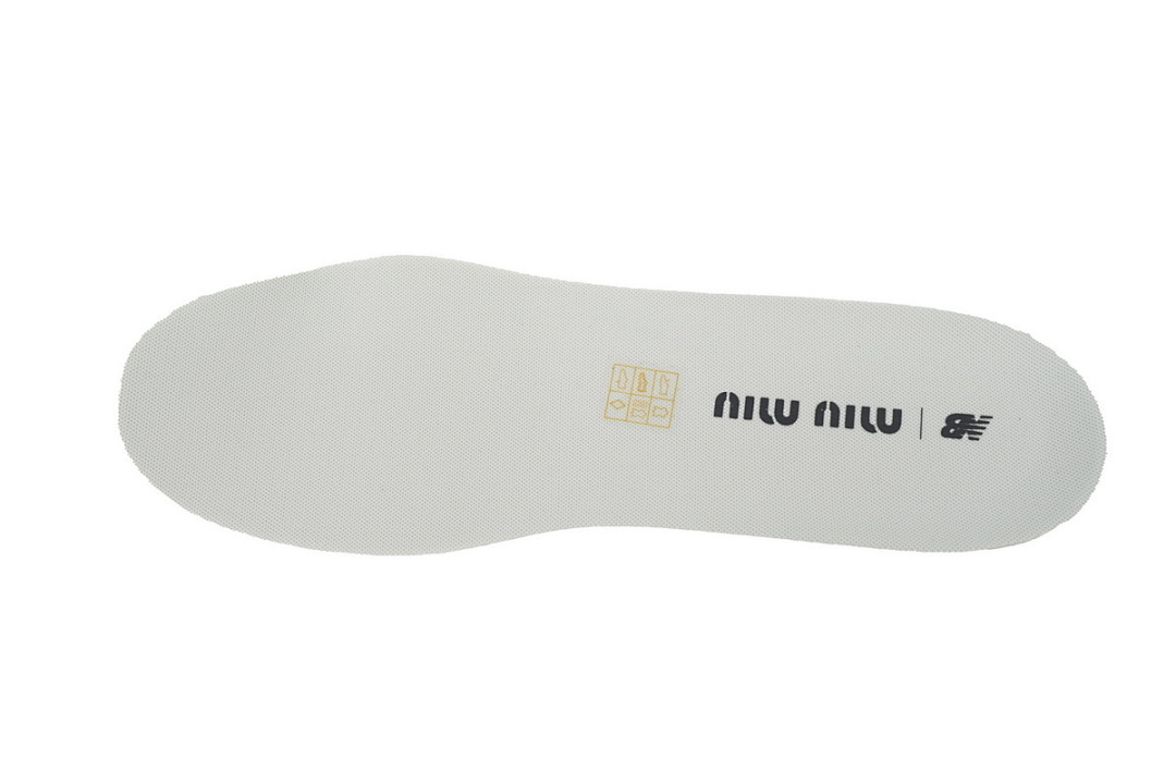 13 99F D005 New Balance x Miu Miu 530 SL 'White Gum' - Image 6