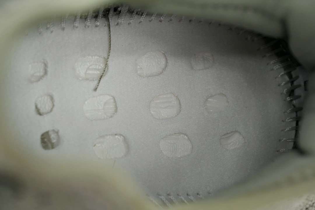 adidas Yeezy Boost 350 V2 Granite - Image 5